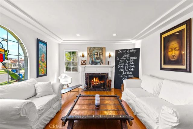 9101 La Salle, Los Angeles, CA 90047