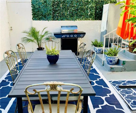 9101 La Salle, Los Angeles, CA 90047