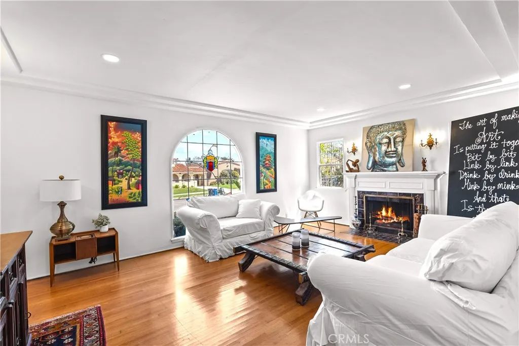 9101 La Salle, Los Angeles, CA 90047