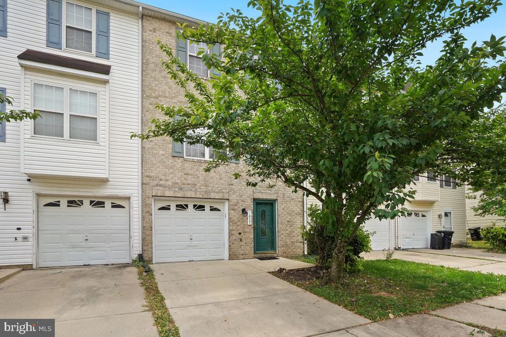 7017 MIGLIORI, District Heights, MD 20747