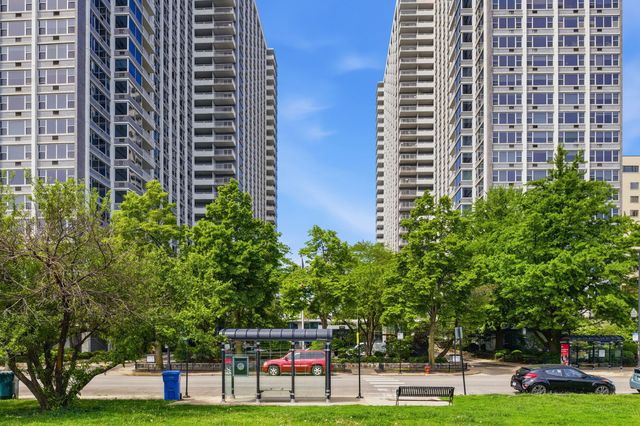 4250 N Marine Drive 2014, Chicago, IL 60613