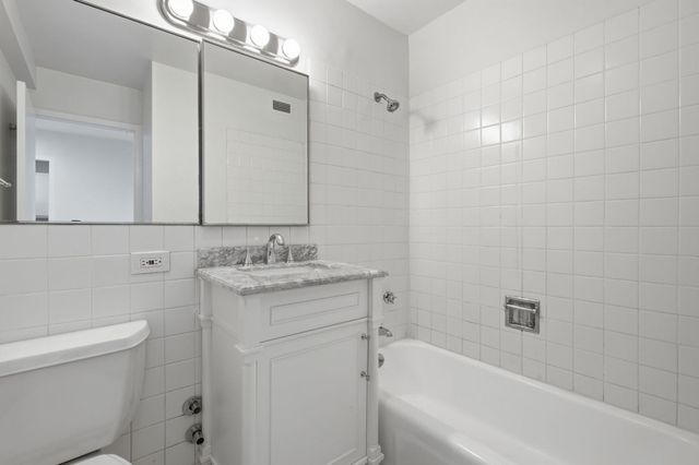 4250 N Marine Drive 2014, Chicago, IL 60613