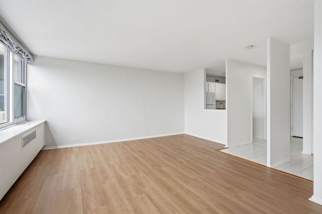 4250 N Marine Drive 2014, Chicago, IL 60613
