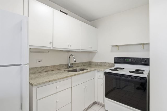 4250 N Marine Drive 2014, Chicago, IL 60613