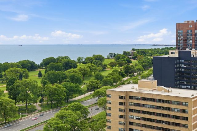 4250 N Marine Drive 2014, Chicago, IL 60613