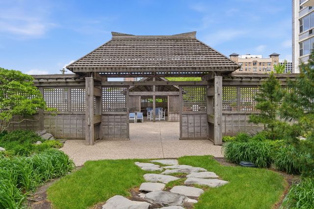 4250 N Marine Drive 2014, Chicago, IL 60613