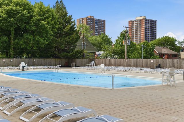 4250 N Marine Drive 2014, Chicago, IL 60613