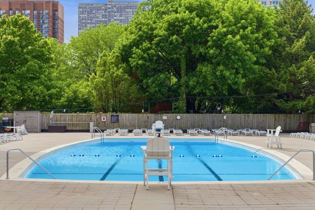 4250 N Marine Drive 2014, Chicago, IL 60613