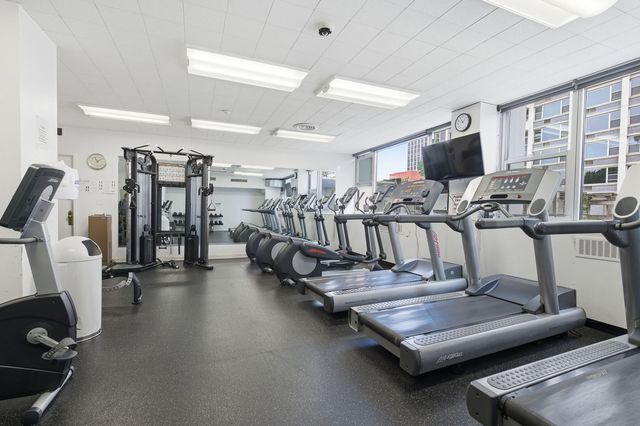 4250 N Marine Drive 2014, Chicago, IL 60613