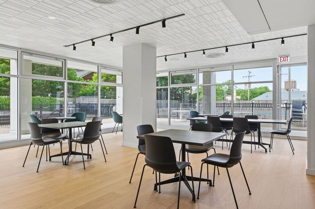 4250 N Marine Drive 2014, Chicago, IL 60613