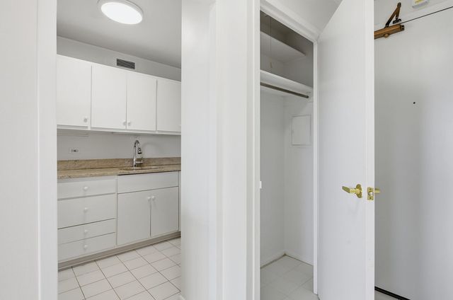 4250 N Marine Drive 2014, Chicago, IL 60613