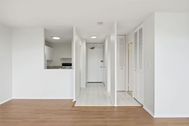 4250 N Marine Drive 2014, Chicago, IL 60613