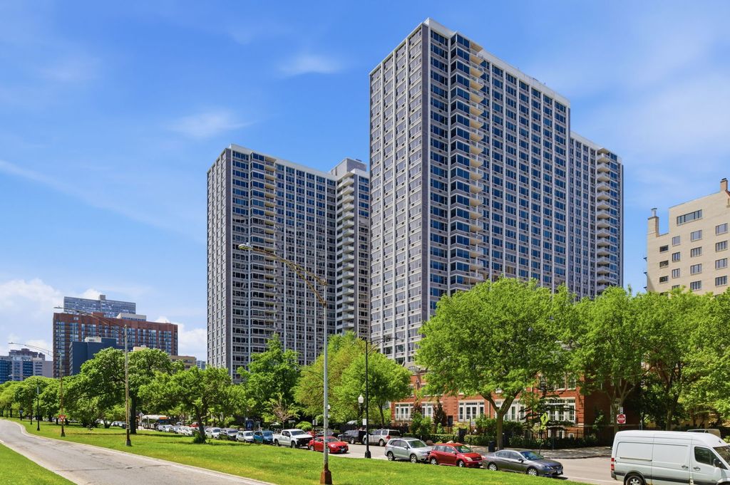 4250 N Marine Drive 2014, Chicago, IL 60613