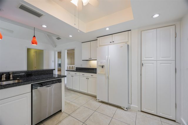 9233 Middle Glen Drive, Dallas, TX 75243