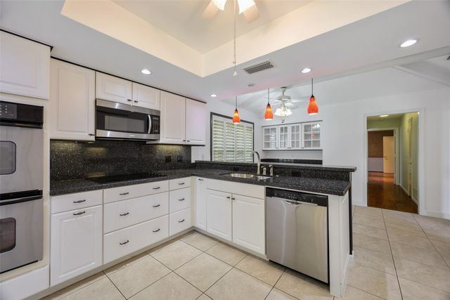 9233 Middle Glen Drive, Dallas, TX 75243