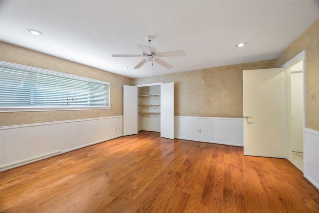 9233 Middle Glen Drive, Dallas, TX 75243