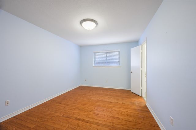 9233 Middle Glen Drive, Dallas, TX 75243