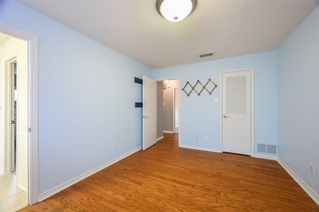 9233 Middle Glen Drive, Dallas, TX 75243