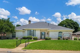 9233 Middle Glen Drive, Dallas, TX 75243