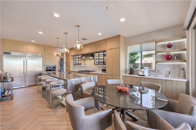 10470 Dove Meadow Way, Las Vegas, NV 89135