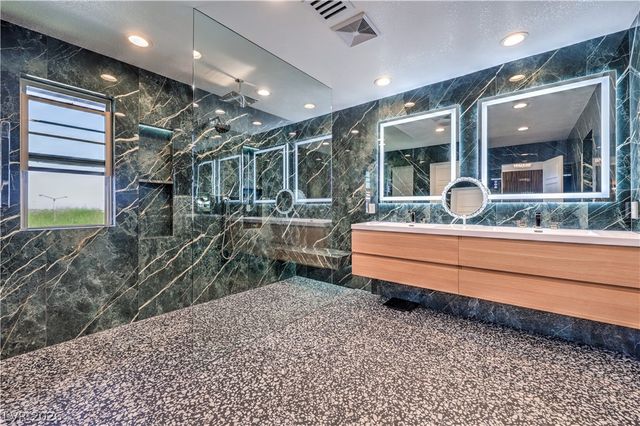 10470 Dove Meadow Way, Las Vegas, NV 89135