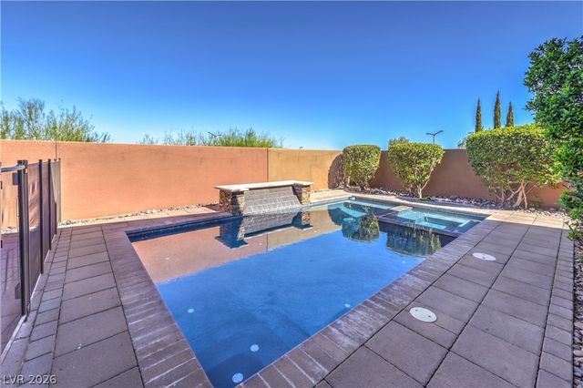 10470 Dove Meadow Way, Las Vegas, NV 89135