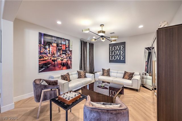 10470 Dove Meadow Way, Las Vegas, NV 89135