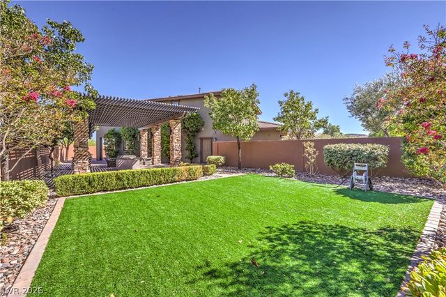 10470 Dove Meadow Way, Las Vegas, NV 89135