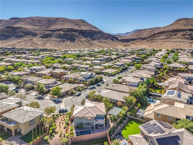 10470 Dove Meadow Way, Las Vegas, NV 89135