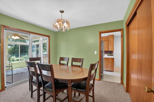 2525 Saratoga, Waterloo, IA 50702