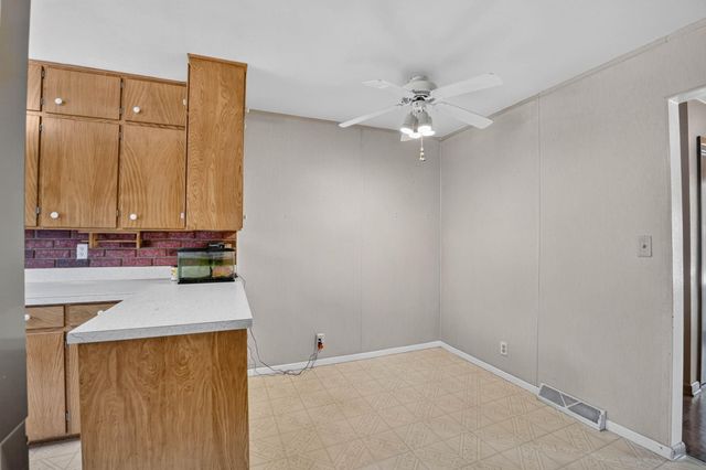 2525 Saratoga, Waterloo, IA 50702
