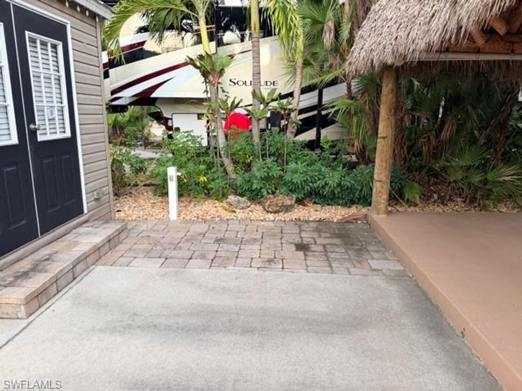 10212 Yellowtop TRL, FORT MYERS, FL 33905 — photo 4