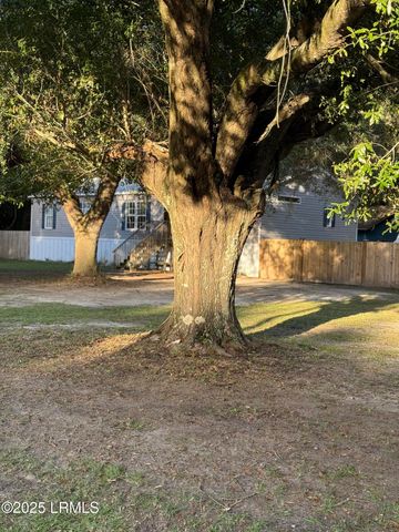 97 Oaks Plantation Road, St. Helena Island, SC 29920