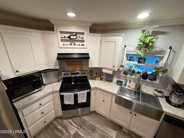 97 Oaks Plantation Road, St. Helena Island, SC 29920