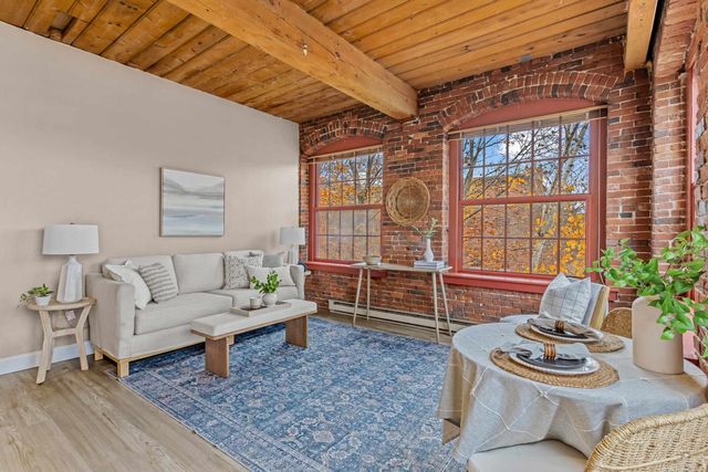 335 Cypress St Apt 3B, Manchester, NH 03102