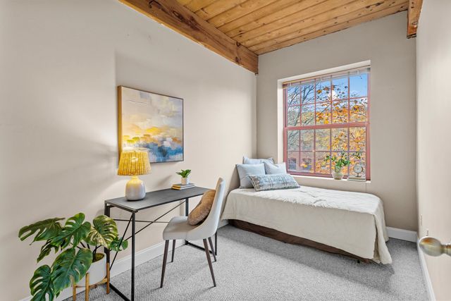 335 Cypress St Apt 3B, Manchester, NH 03102