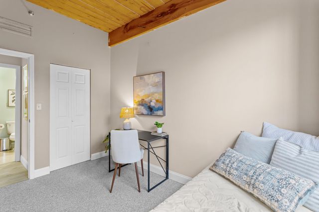 335 Cypress St Apt 3B, Manchester, NH 03102