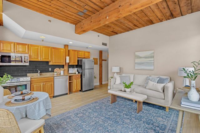 335 Cypress St Apt 3B, Manchester, NH 03102