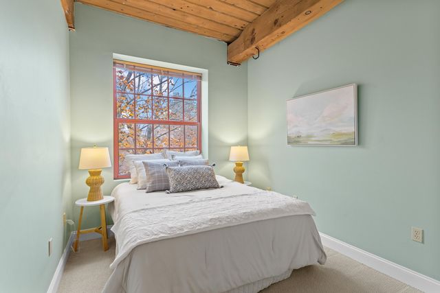 335 Cypress St Apt 3B, Manchester, NH 03102