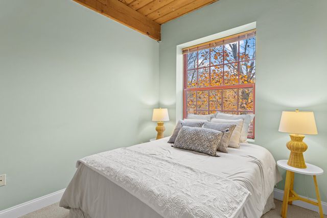 335 Cypress St Apt 3B, Manchester, NH 03102