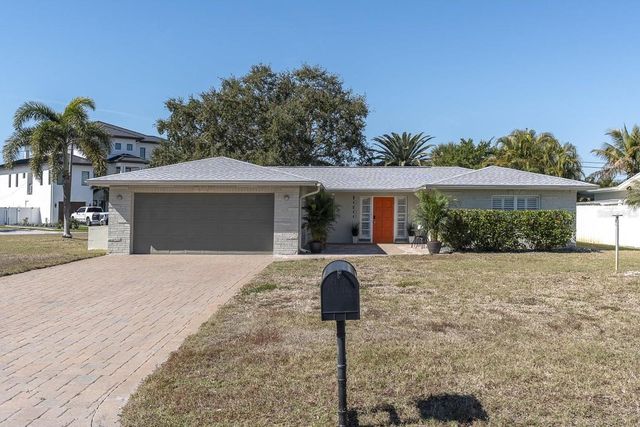 10100 PARADISE BOULEVARD, Treasure Island, FL 33706