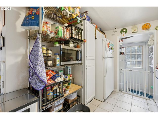 177 Nw EBBERTS Ave, Hillsboro, OR 97124