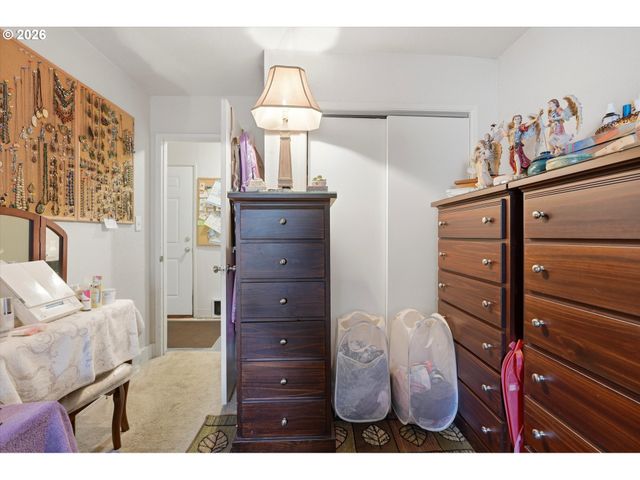 177 Nw EBBERTS Ave, Hillsboro, OR 97124