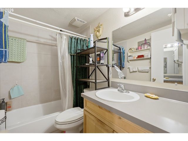 177 Nw EBBERTS Ave, Hillsboro, OR 97124