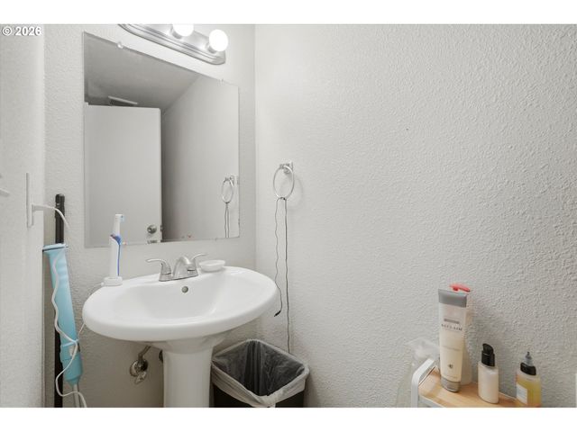 177 Nw EBBERTS Ave, Hillsboro, OR 97124