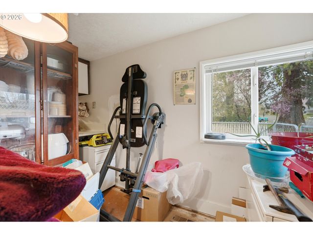 177 Nw EBBERTS Ave, Hillsboro, OR 97124