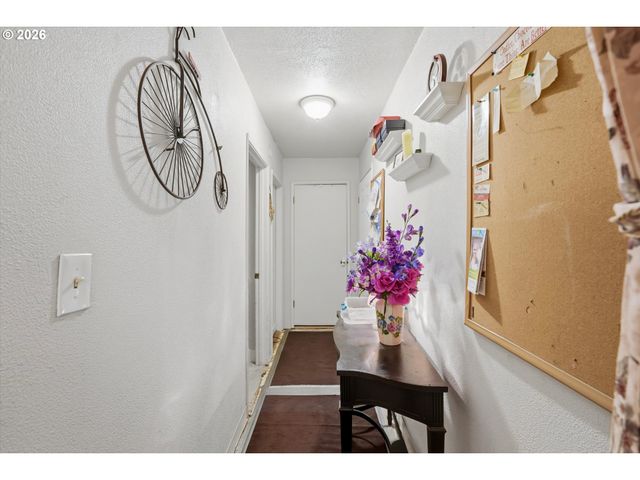 177 Nw EBBERTS Ave, Hillsboro, OR 97124