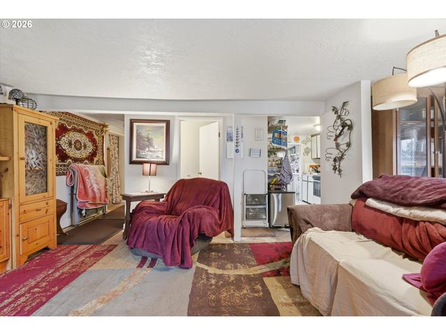 177 Nw EBBERTS Ave, Hillsboro, OR 97124