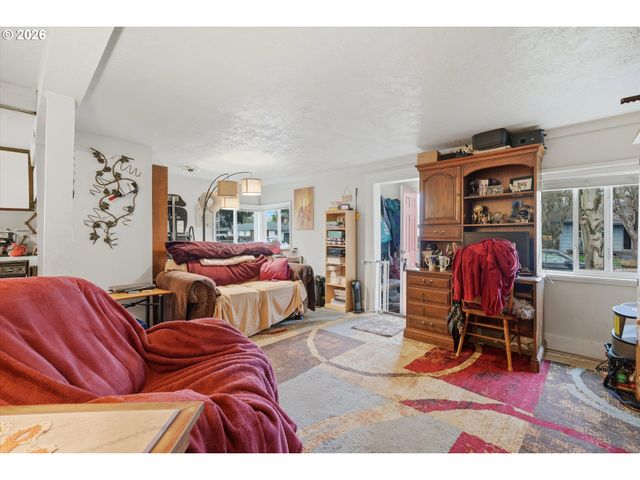 177 Nw EBBERTS Ave, Hillsboro, OR 97124