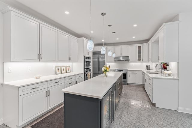 233 Rice Rd, Wayland, MA 01778